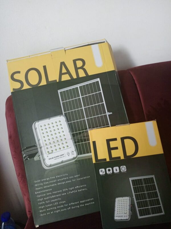 200W SOLAR FLOOD LIGHT & PANEL